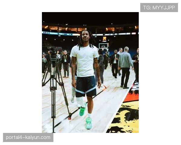 报道：NBA在孟菲斯举办大型青少年篮球训练营，莫兰特到场指导